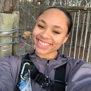 Meet your Posher, Mia